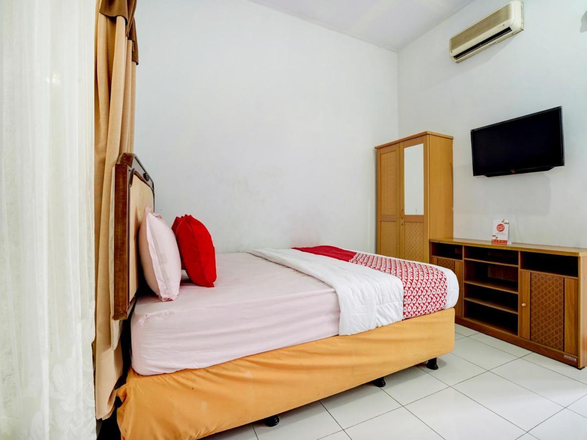 Super Oyo 90118 Hotel Diamond Syariah Subang Exterior photo