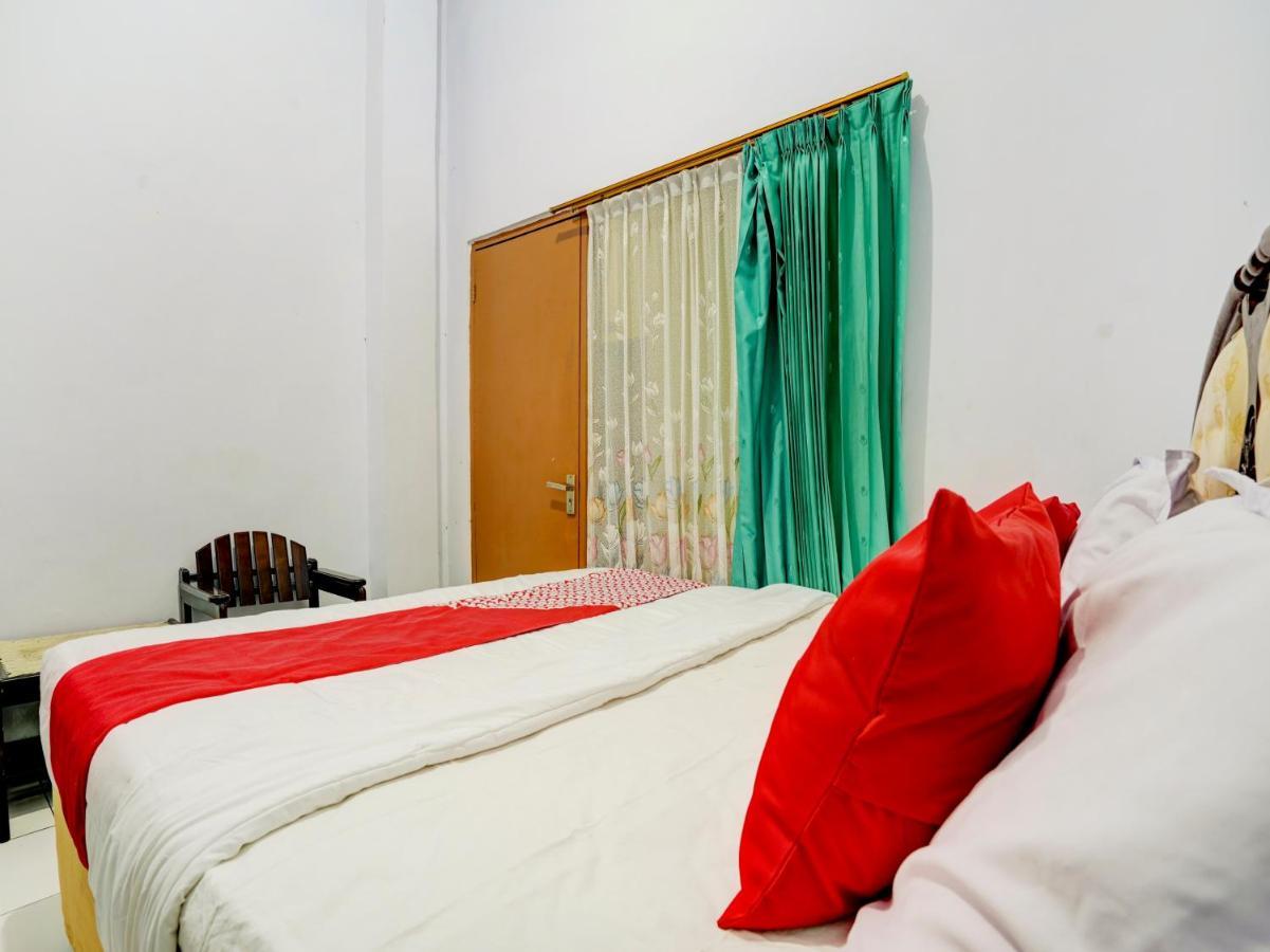 Super Oyo 90118 Hotel Diamond Syariah Subang Exterior photo