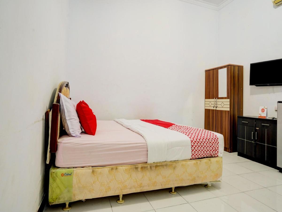Super Oyo 90118 Hotel Diamond Syariah Subang Exterior photo