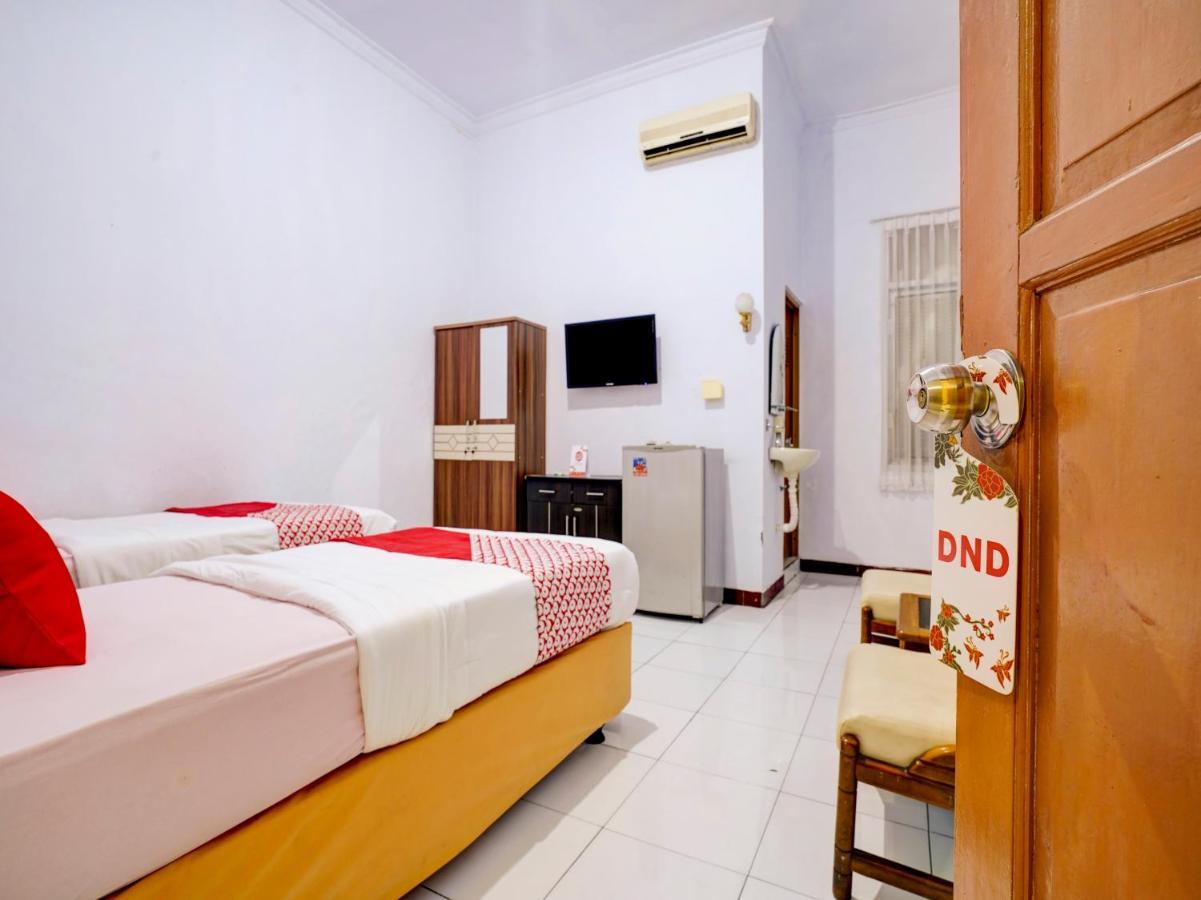 Super Oyo 90118 Hotel Diamond Syariah Subang Exterior photo