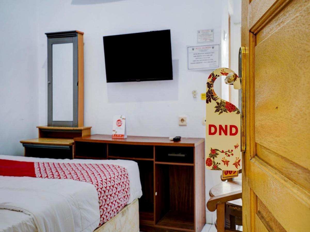Super Oyo 90118 Hotel Diamond Syariah Subang Exterior photo