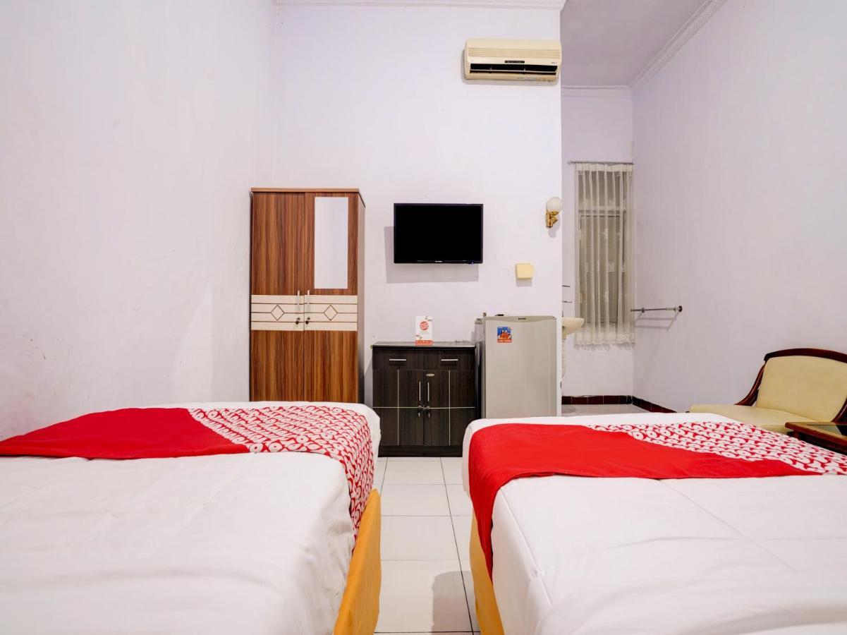 Super Oyo 90118 Hotel Diamond Syariah Subang Exterior photo